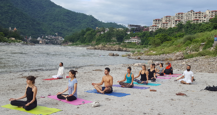 28 days Classical Yoga Immersion 200 hours Integral teacher training program